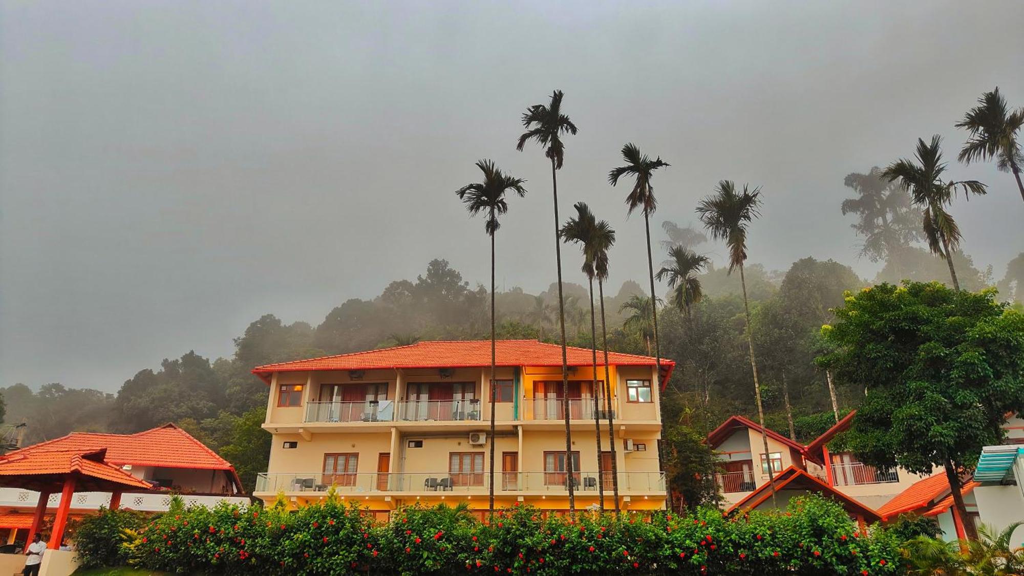 Hill Crest Resort - Coorg Madikeri Exterior photo